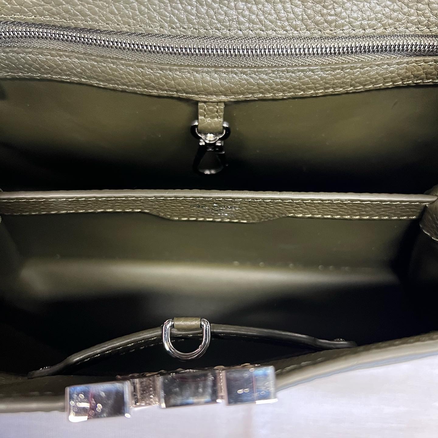 Louis Vuitton 'Capucines' Handbags F/W 2021.22 (Louis Vuitton)