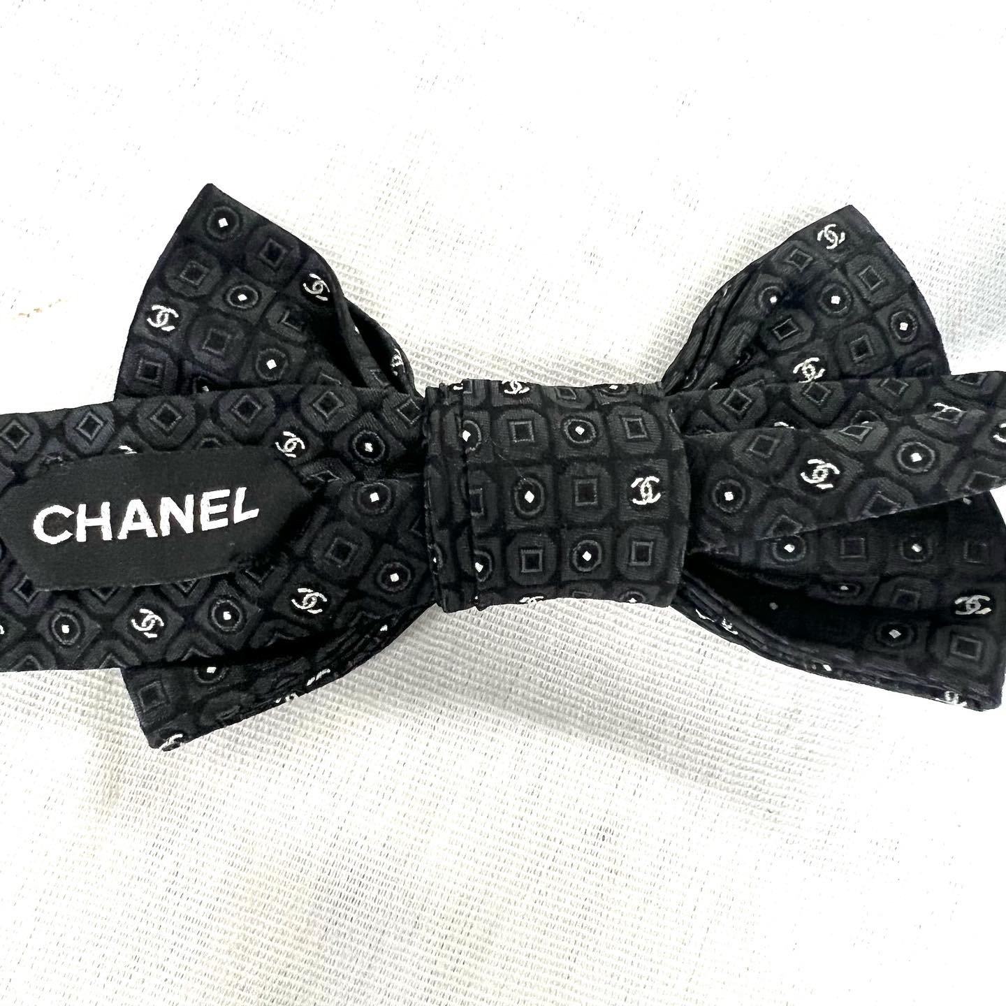 Chanel bow tie - Closet Couture